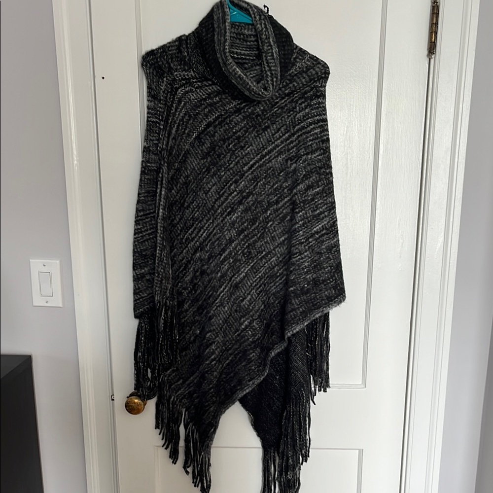 Women's Black and Gray Sweater Poncho